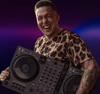 Mister Legendary boek je bij Royaal Artists