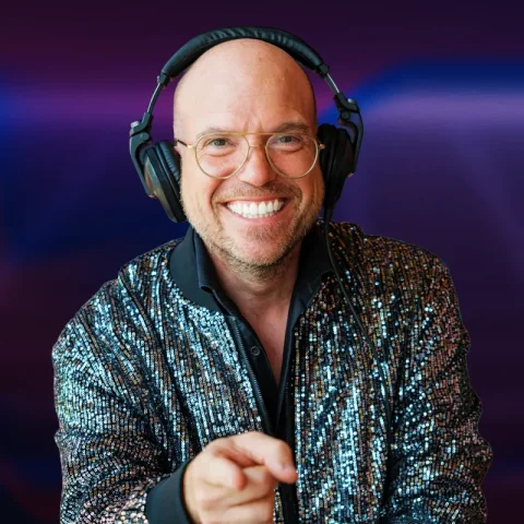 DJ Royaal boek je bij Royaal Artists