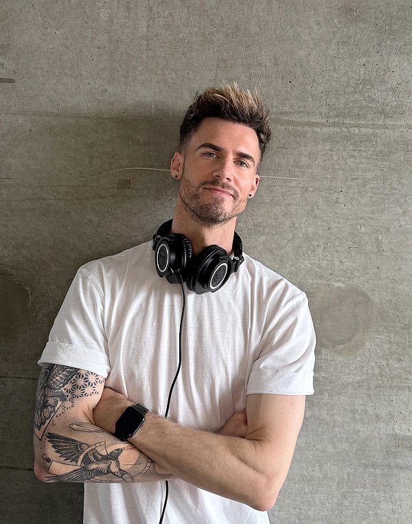 DJ Jordos boek je bij Royaal Artists