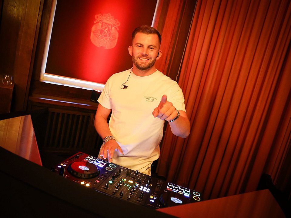 DJ Niels Boogert boek je bij Royaal Artists