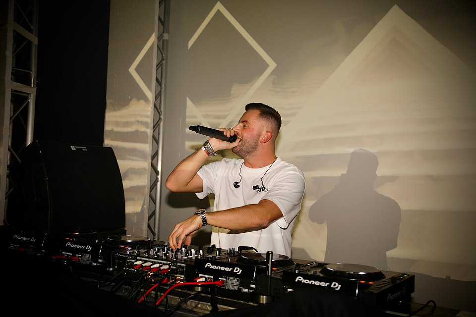 DJ Niels Boogert boek je bij Royaal Artists
