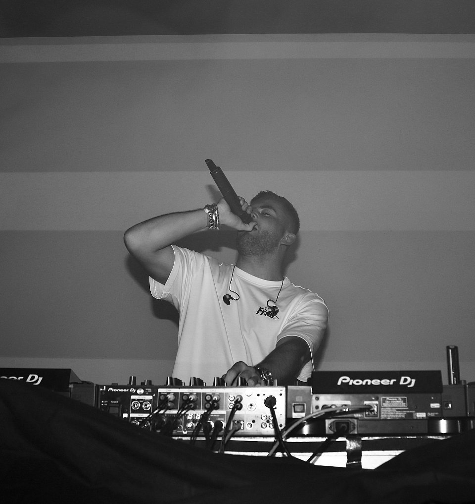 DJ Niels Boogert boek je bij Royaal Artists