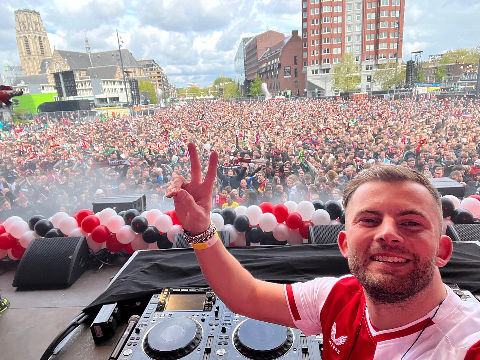 DJ Niels Boogert boek je bij Royaal Artists